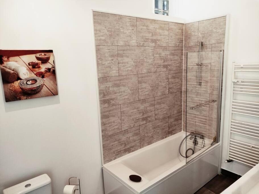 Superbe Maison Renovee Avec Agreable Jardin Sainte-Catherine  Ngoại thất bức ảnh